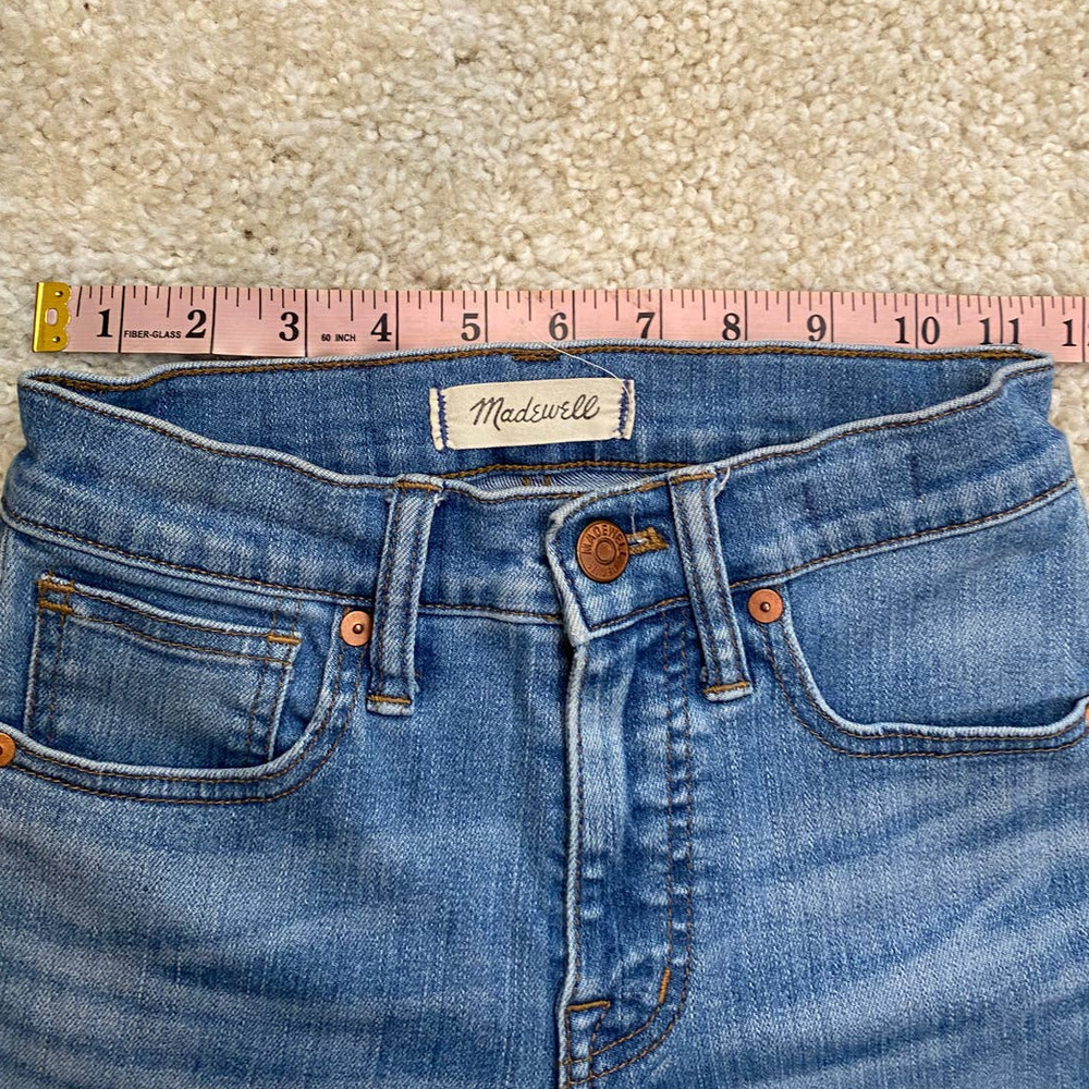 Madewell 9 in High rise torn knees - Picture 5 of 10